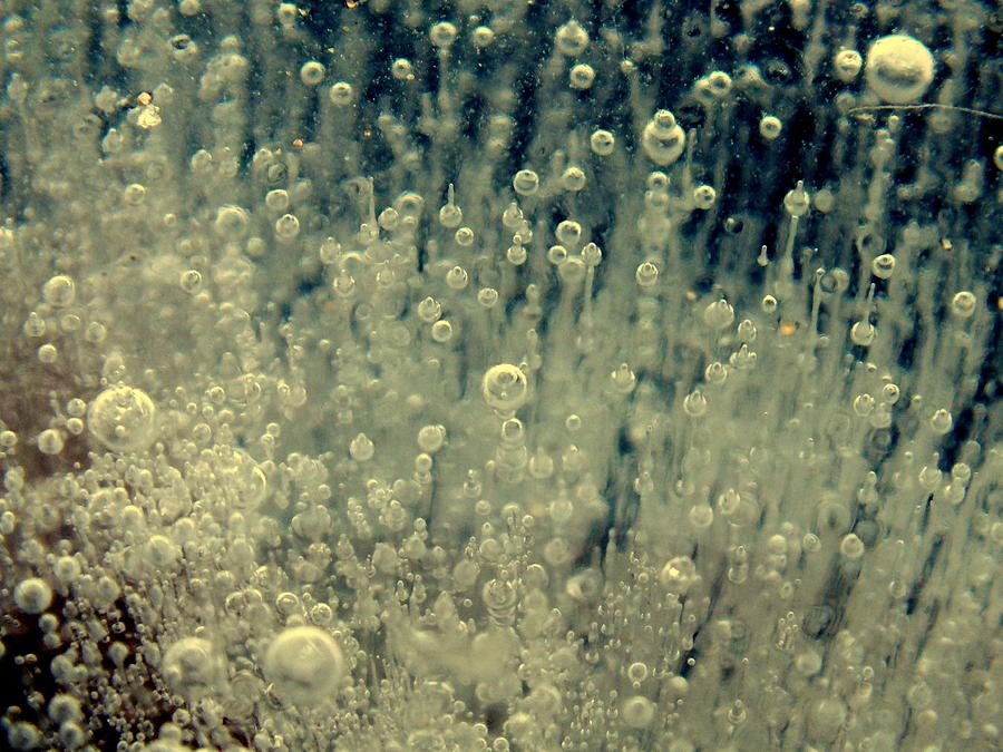 PROBUBLÁVÁME VESMÍREM SMĚREM NAHORU – aneb kým jsme kdysi byli a kým jsme nyní, když probubláváme vesmírným prostorem a stoupáme&nbsp;nahoru