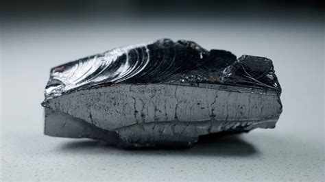 ŠUNGIT (ASPIDŮV KÁMEN)