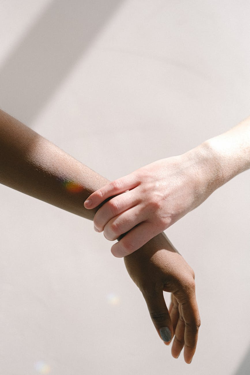 MUSÍME POMOCI DUŠÍM (KTERÉ TADY PŘIŠLY Z PEKLA), ABY SE TAM NIKDY&nbsp;NEVRÁTILY