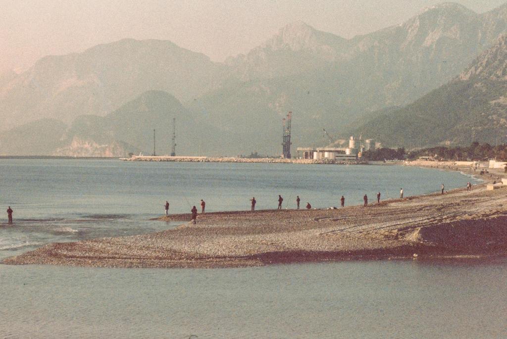 LOVCI PAMĚTI, část 11. (Město na světlých&nbsp;březích)